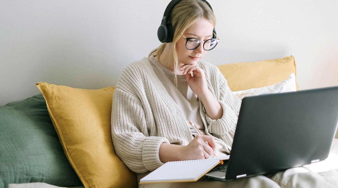 Écouter de la musique en étudiant, est-ce une bonne idée ?